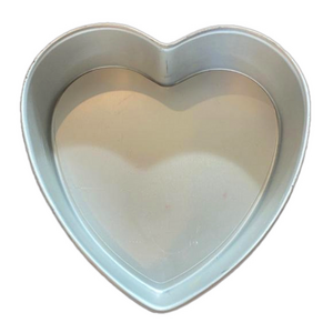 Vintage Valentine Wilton heart pan with insert